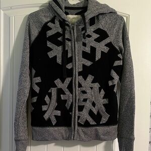 Aeropostale Black and Gray Patterned Hoodie